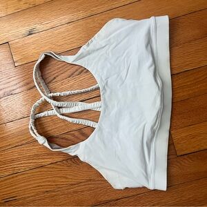 White lululemon sports bra